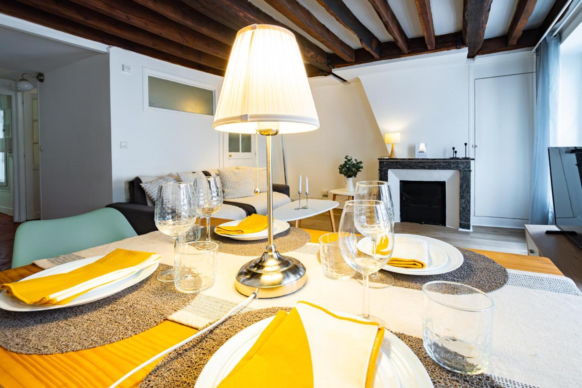 Appartement Typique Au Coeur Du Marais